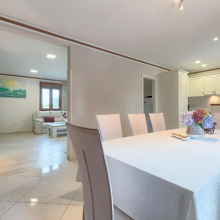 Aniva By Interhome * Žminj